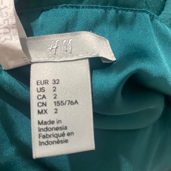 H & M sleeveless halter blouse small - Picture 2 of 5